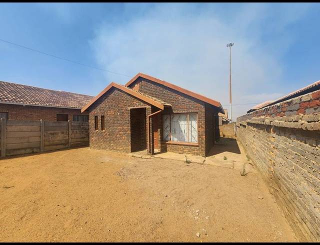 2 BEDROOM HOUSE FOR SALE IN MOHLAKENG